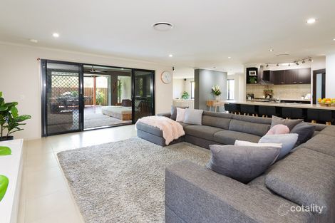 Property photo of 3 Kabi Place Pacific Pines QLD 4211