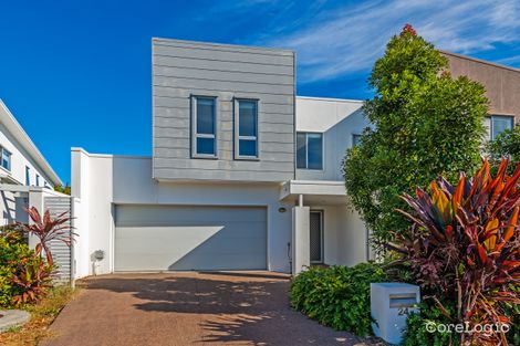 Property photo of 24 North Quay Circuit Hope Island QLD 4212