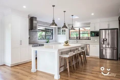 Property photo of 10 Alvan Parade Mount Pleasant NSW 2519