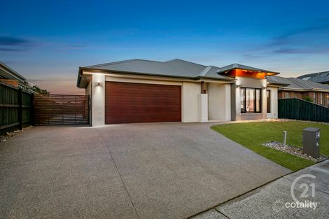 Property photo of 13 Hull Crescent Pakenham VIC 3810