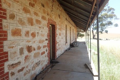 Property photo of 670 Ngadjuri Mail Track Mannanarie SA 5422