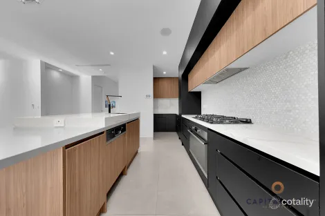 Property photo of 5 Janoli Street Mickleham VIC 3064