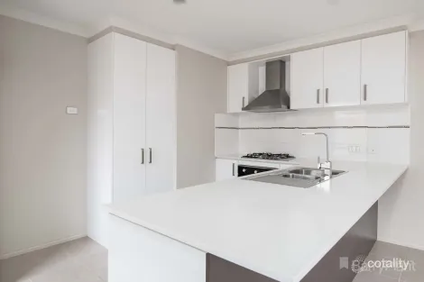 Property photo of 13 Harrison Way Pakenham VIC 3810