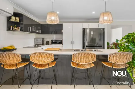 Property photo of 8 Jacana Drive Adare QLD 4343