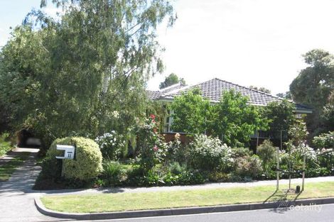 11 Curnola Ave, Doncaster, VIC 3108