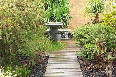 Property photo of 16 Nillahcootie Crescent Kialla VIC 3631