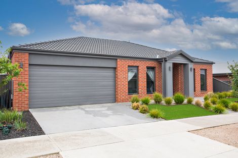 30 Limetree Way, Lake Gardens, VIC 3355