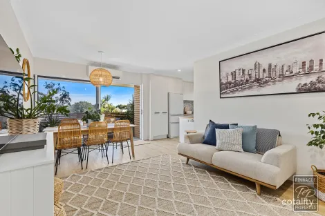 Property photo of 8/108 Cavendish Road Coorparoo QLD 4151