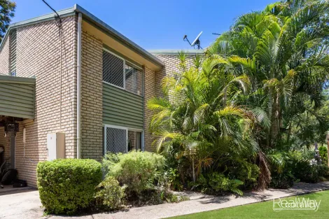Property photo of 4/5 Duce Street Bundamba QLD 4304