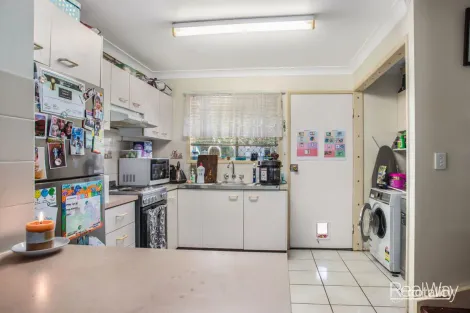 Property photo of 4/5 Duce Street Bundamba QLD 4304