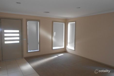 Property photo of 7 Valentine Lane Cranbourne North VIC 3977