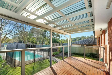 4 Beaumont Ave, Wyoming, NSW 2250