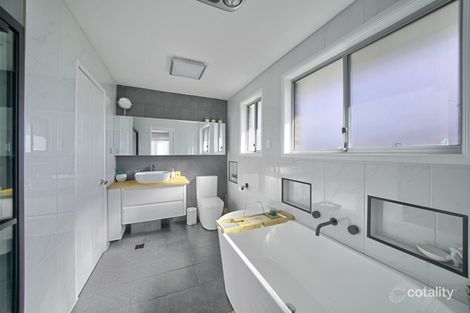 Property photo of 108 Cleopatra Drive Rosemeadow NSW 2560