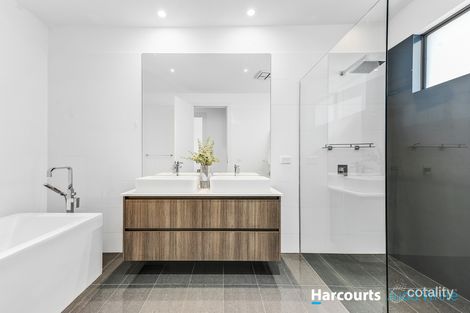 Property photo of 2/6 Olympic Court Glen Waverley VIC 3150