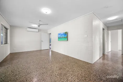 Property photo of 28 Davis Close Manoora QLD 4870