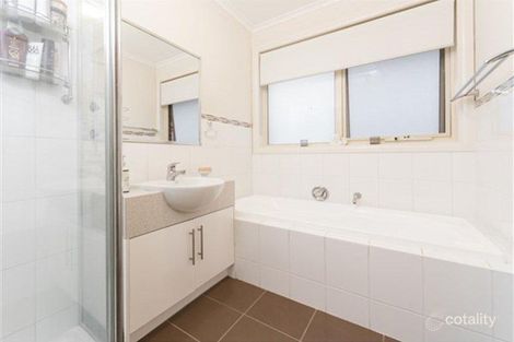 Property photo of 34 Eumemmerring Drive Eumemmerring VIC 3177