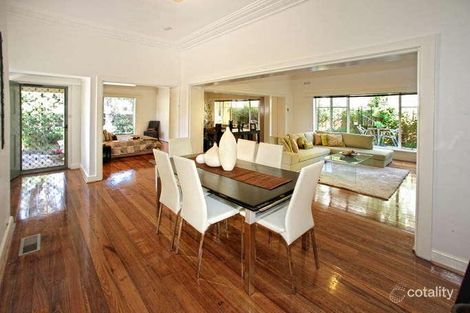 2/4 Dickens St, Elwood, VIC 3184