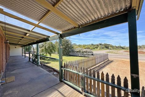 Property photo of 32 Magnolia Crescent Castletown WA 6450