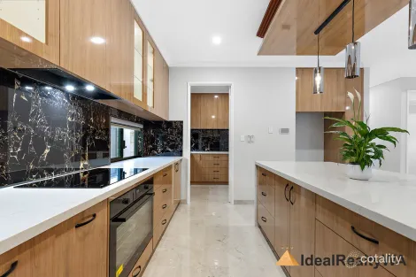 Property photo of 11 Lausanne Way Canning Vale WA 6155