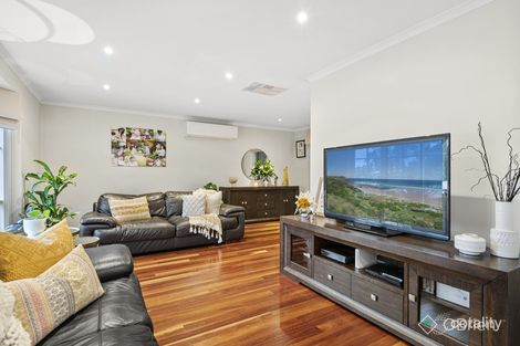 Property photo of 12 Stable Court Endeavour Hills VIC 3802