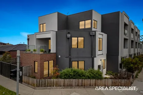 53 Station St, Pakenham, VIC 3810