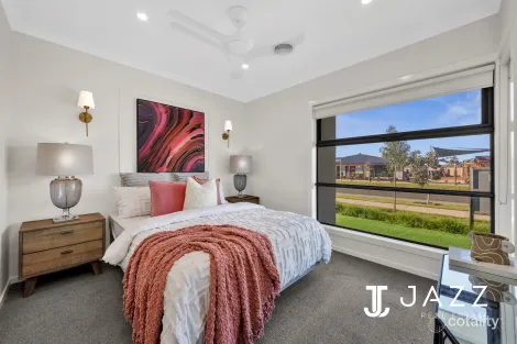 Property photo of 53 Wollahra Rise Wyndham Vale VIC 3024