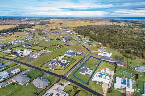 Property photo of 1 Halmstad Boulevard Luddenham NSW 2745
