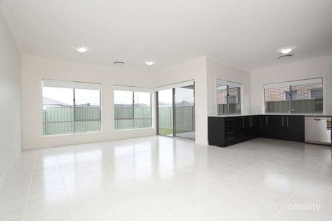 Property photo of 25 Ivy Leaf Road Pakenham VIC 3810