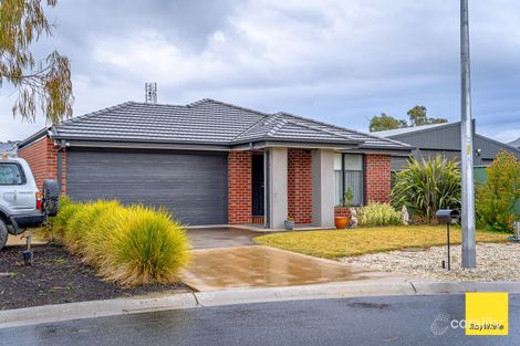 22 Clarcoll Cres S, Kangaroo Flat, VIC 3555