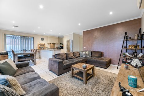 Property photo of 29 Melzak Way Berwick VIC 3806