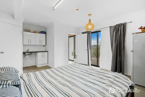 Property photo of 4 Bayside Drive Lauderdale TAS 7021