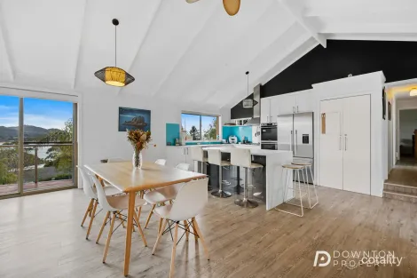 Property photo of 4 Bayside Drive Lauderdale TAS 7021