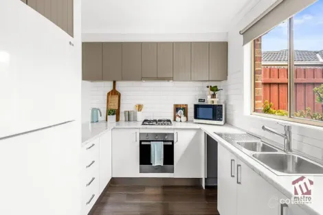 Property photo of 1/53 Jade Way Hillside VIC 3037