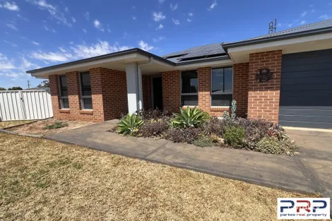 11 Yuwambi Cl, Parkes, NSW 2870