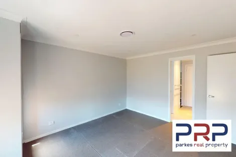 Property photo of 11 Yuwambi Close Parkes NSW 2870