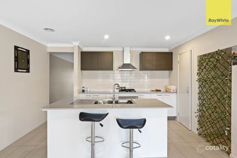 Property photo of 48 Toolern Waters Drive Weir Views VIC 3338