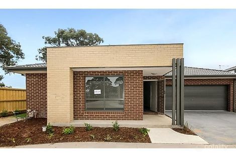 Property photo of 32 Burssi Circuit Doreen VIC 3754