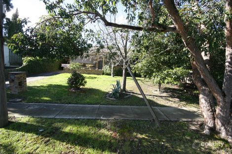 11 Mackenzie Ct, Croydon South, VIC 3136