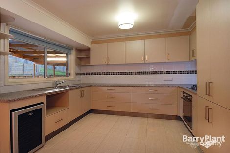 Property photo of 15 Fleming Terrace Pakenham VIC 3810
