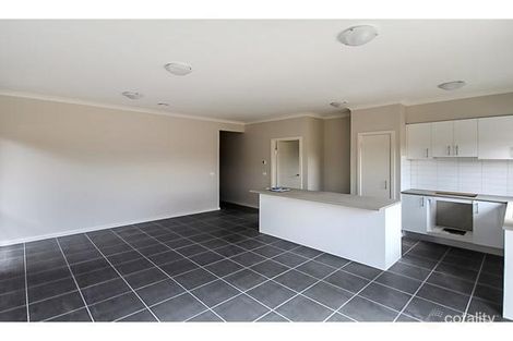 Property photo of 32 Burssi Circuit Doreen VIC 3754