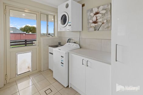 Property photo of 13 Rowena Court Devonport TAS 7310