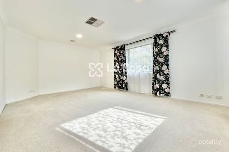 Property photo of 21 Robinia Place Jerrabomberra NSW 2619