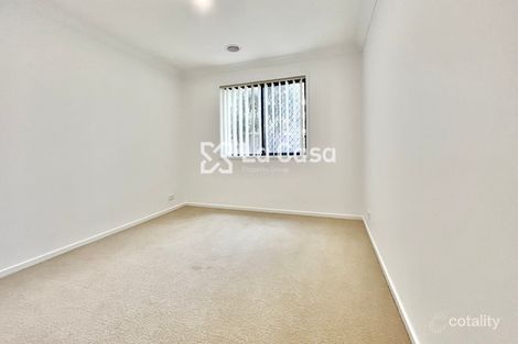 Property photo of 21 Robinia Place Jerrabomberra NSW 2619