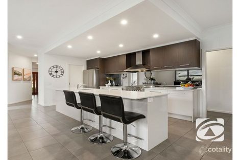 Property photo of 4 Grattan Way Pakenham VIC 3810