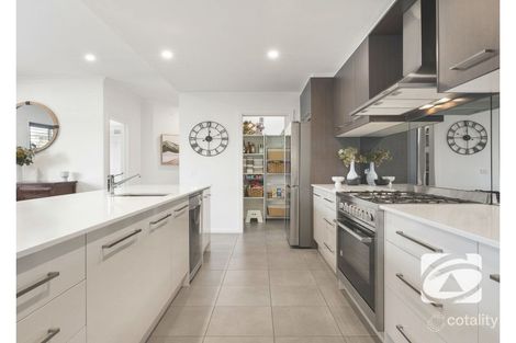 Property photo of 4 Grattan Way Pakenham VIC 3810