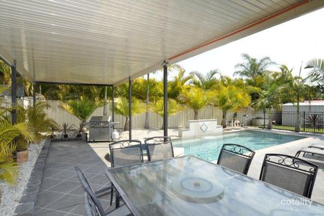 Property photo of 18 Tee Trees Boulevard Arundel QLD 4214