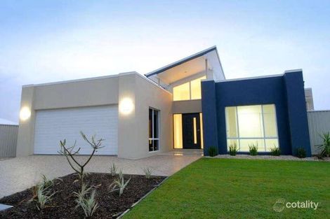 7 Whitehaven Way, Pelican Waters, QLD 4551