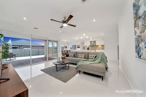 Property photo of 36 Spearmint Boulevard Manor Lakes VIC 3024