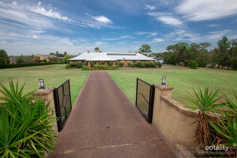 15 Forsythe Pde, Black Hill, NSW 2322