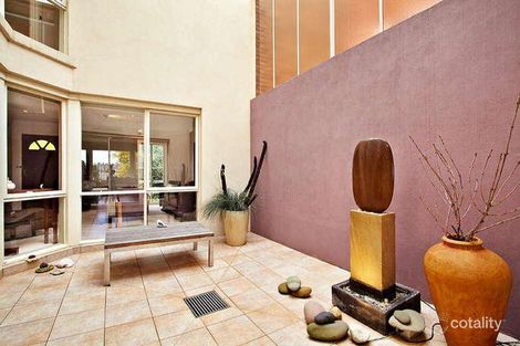 Property photo of 25 Fisher Parade Ascot Vale VIC 3032